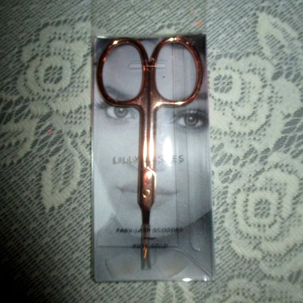Lilly Lash Set - Picture 3 of 7